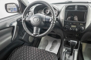 Внедорожник Toyota RAV4 2004 года, 789000 рублей, Барнаул