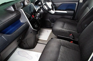Минивэн Toyota Roomy 2018 года, 1199000 рублей, Сургут