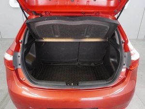 Хетчбэк Kia Rio 2012 года, 799000 рублей, Воронеж