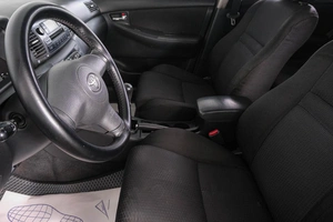 Хетчбэк Toyota Corolla 2005 года, 549000 рублей, Кемерово