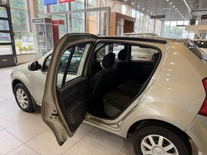 Хэтчбек Renault Sandero 2014 года, 725000 рублей, Орёл