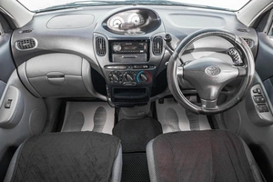 Минивэн Toyota Funcargo 2000 года, 399000 рублей, Барнаул