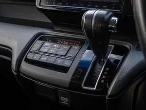 Минивэн Honda Stepwgn Spada 2017 года, 1990000 рублей, Краснодар