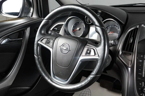 Хетчбэк Opel Astra 2012 года, 949000 рублей, Тюмень