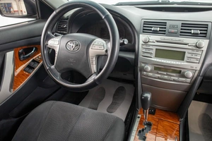 Седан Toyota Camry 2009 года, 1049000 рублей, Барнаул