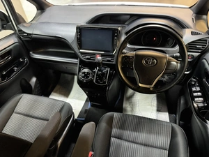 Минивэн Toyota Noah 2020 года, 2297000 рублей, Красноярск