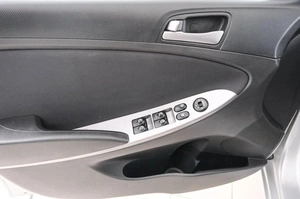 Седан Hyundai Solaris 2014 года, 1049000 рублей, Красноярск