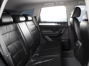 Внедорожник Volkswagen Touareg 2012 года, 1800000 рублей, Омск