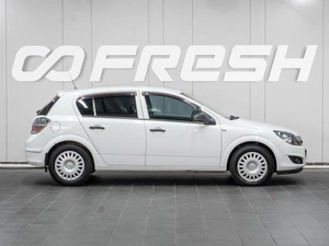 Хетчбэк Opel Astra 2012 года, 749000 рублей, Сургут