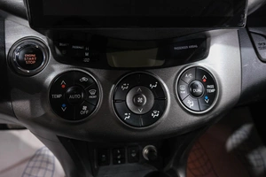 Внедорожник Toyota RAV4 2012 года, 1649000 рублей, Новокузнецк