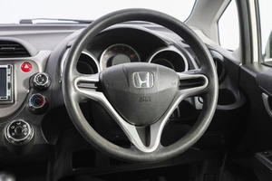 Хетчбэк Honda Fit 2009 года, 779000 рублей, Новосибирск