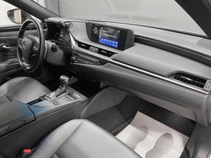 Седан Lexus ES 2020 года, 4699000 рублей, Красноярск