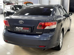 Седан Toyota Avensis 2011 года, 1287000 рублей, Солонцы