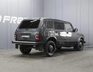 Внедорожник ВАЗ (LADA) 4x4 (Нива) 2017 года, 440000 рублей, Омск