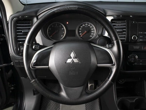 Внедорожник Mitsubishi Outlander 2013 года, 1150000 рублей, Омск