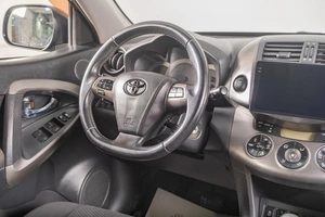 Внедорожник Toyota RAV4 2010 года, 1529000 рублей, Томск