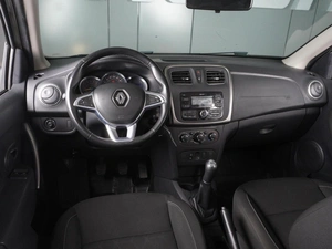 Хетчбэк Renault Sandero Stepway 2018 года, 1015000 рублей, Красный Пахарь