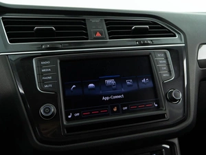 Внедорожник Volkswagen Tiguan 2017 года, 2498444 рублей, Москва