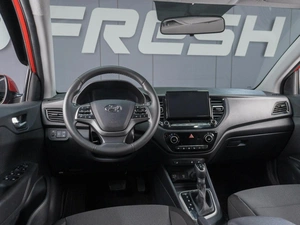 Седан Hyundai Solaris 2022 года, 1799000 рублей, Сургут