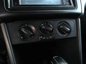Седан Volkswagen Polo 2012 года, 799000 рублей, Кирилловка
