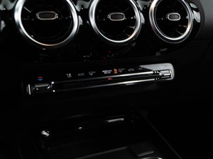 Хетчбэк Mercedes-benz B-класс 2020 года, 2185055 рублей, Москва