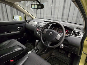 Хетчбэк Nissan Tiida 2005 года, 579000 рублей, Красноярск