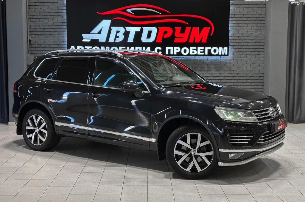 Внедорожник Volkswagen Touareg 2016 года, 2697000 рублей, Красноярск