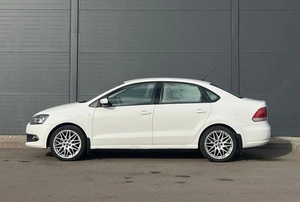 Седан Volkswagen Polo 2011 года, 790000 рублей, Солонцы