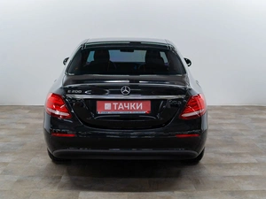 Седан Mercedes-benz E-класс 2018 года, 2650000 рублей, Красноярск