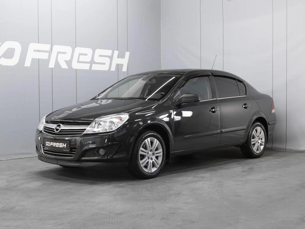 Седан Opel Astra 2011 года, 460000 рублей, Омск