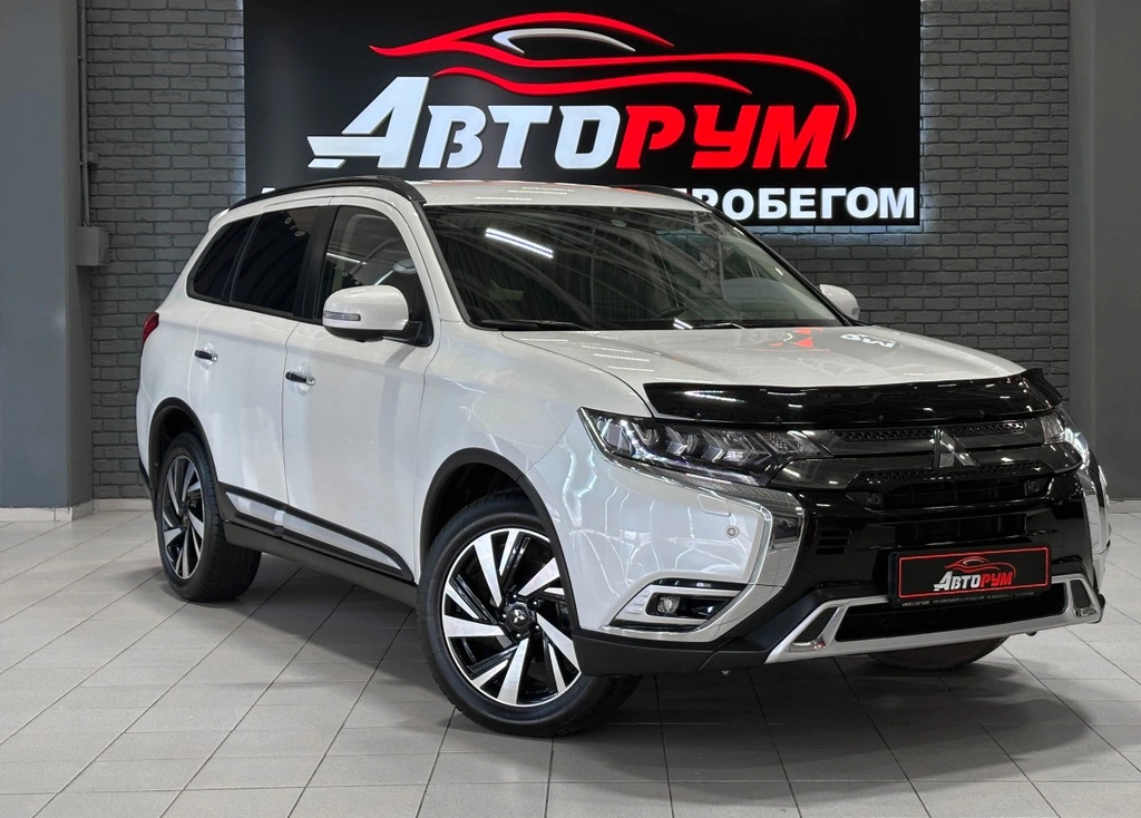 Внедорожник Mitsubishi Outlander 2021 года, 2850000 рублей, Красноярск
