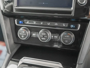 Седан Volkswagen Passat 2016 года, 1990000 рублей, Красноярск