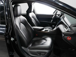 Седан Toyota Camry 2019 года, 2999000 рублей, Тюмень