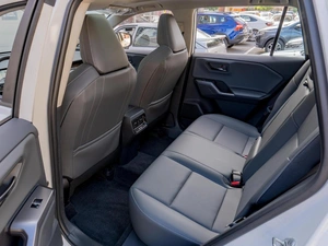 Внедорожник Toyota RAV4 2026 года, 4299000 рублей, Саратов