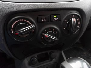 Седан Kia Rio 2010 года, 599000 рублей, Саратов