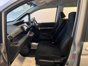 Минивэн Honda Stepwgn 2011 года, 1349000 рублей, Красноярск