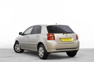 Хетчбэк Toyota Corolla 2005 года, 649000 рублей, Барнаул