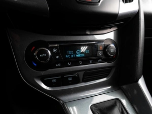 Хетчбэк Ford Focus 2012 года, 919000 рублей, Тюмень