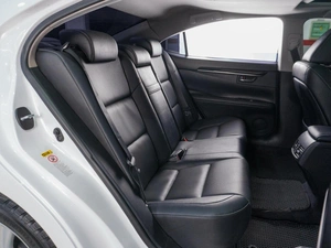 Седан Lexus ES 2015 года, 2399000 рублей, Сургут