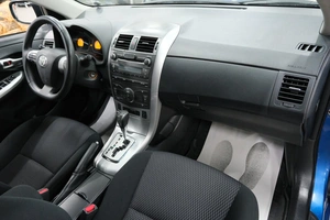 Седан Toyota Corolla 2011 года, 1099000 рублей, Омск