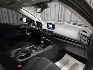 Седан Mazda 3 2018 года, 1349000 рублей, Красноярск