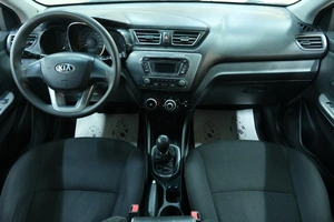 Седан Kia Rio 2013 года, 599000 рублей, Омск