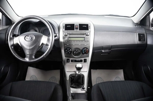 Седан Toyota Corolla 2009 года, 759000 рублей, Пермь
