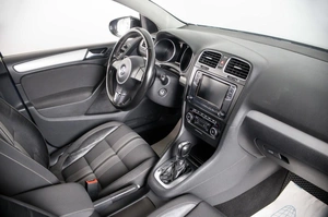 Хетчбэк Volkswagen Golf 2012 года, 849000 рублей, Пермь
