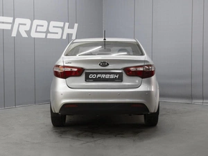 Седан Kia Rio 2013 года, 1155000 рублей, Омск