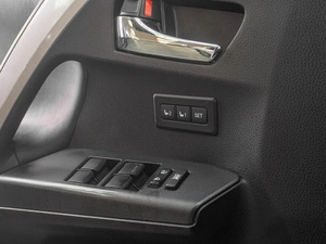 Внедорожник Toyota RAV4 2018 года, 2419000 рублей, Тюмень