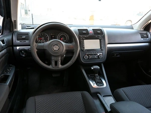 Седан Volkswagen Jetta 2010 года, 689000 рублей, Волгоград