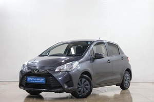 Хетчбэк Toyota Vitz 2019 года, 1029000 рублей, Новокузнецк