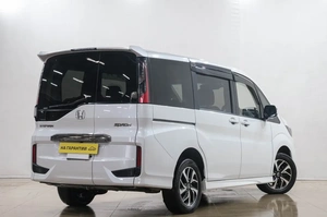 Минивэн Honda Stepwgn 2017 года, 2389000 рублей, Новокузнецк