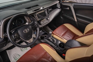 Внедорожник Toyota RAV4 2017 года, 2889000 рублей, Томск